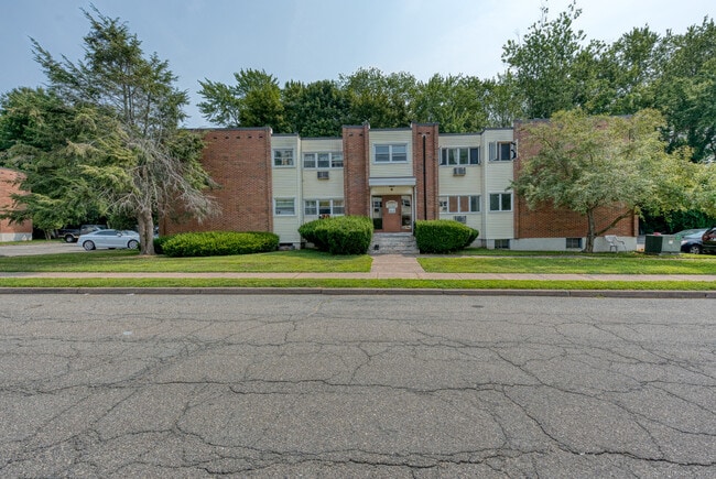 Foto del edificio - 20 Thompson Rd