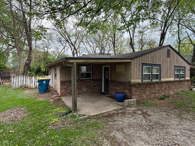 Foto del edificio - 10633 Central Ave