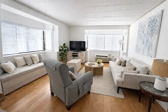 Building Photo - 5 Linden St