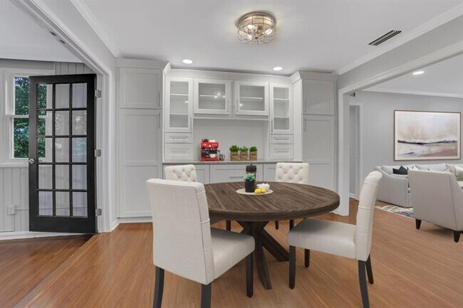 Foto del edificio - 116 Woodmere Square NW