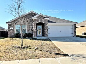 Building Photo - 708 Saddle Horn Way