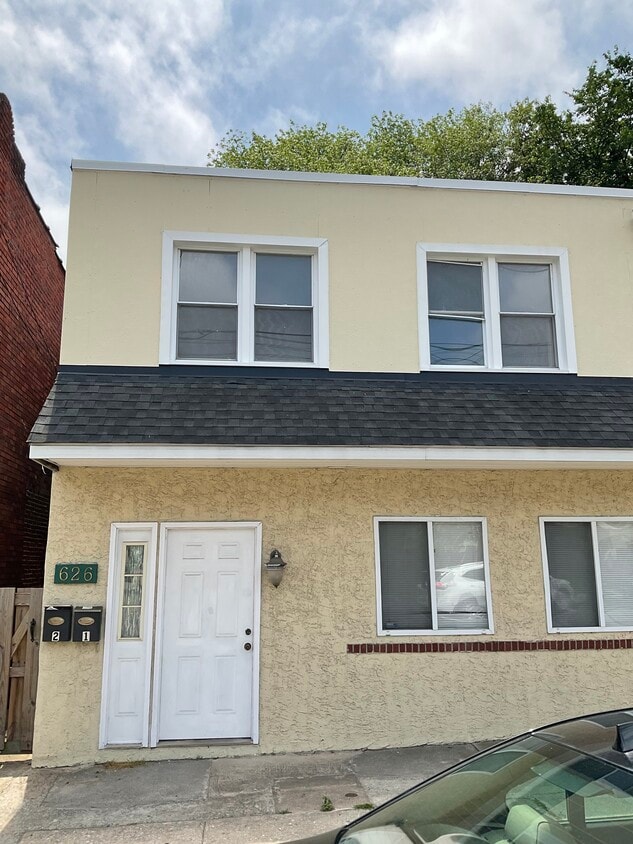 Primary Photo - 626 W Airy St