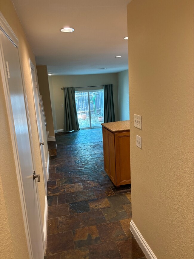 Building Photo - 1411 Gracy Farms Ln