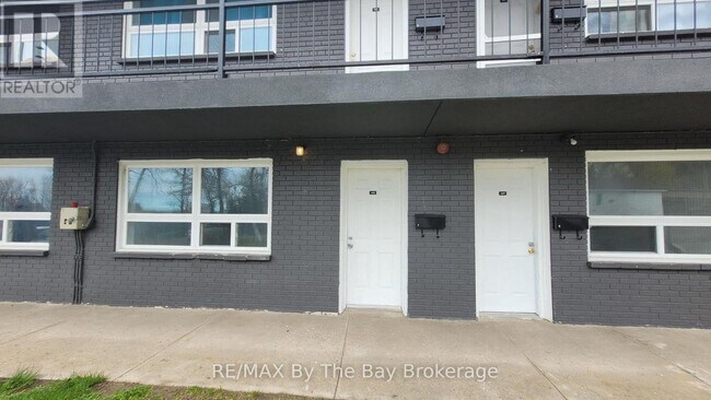 Photo du bâtiment - 280 River Rd E