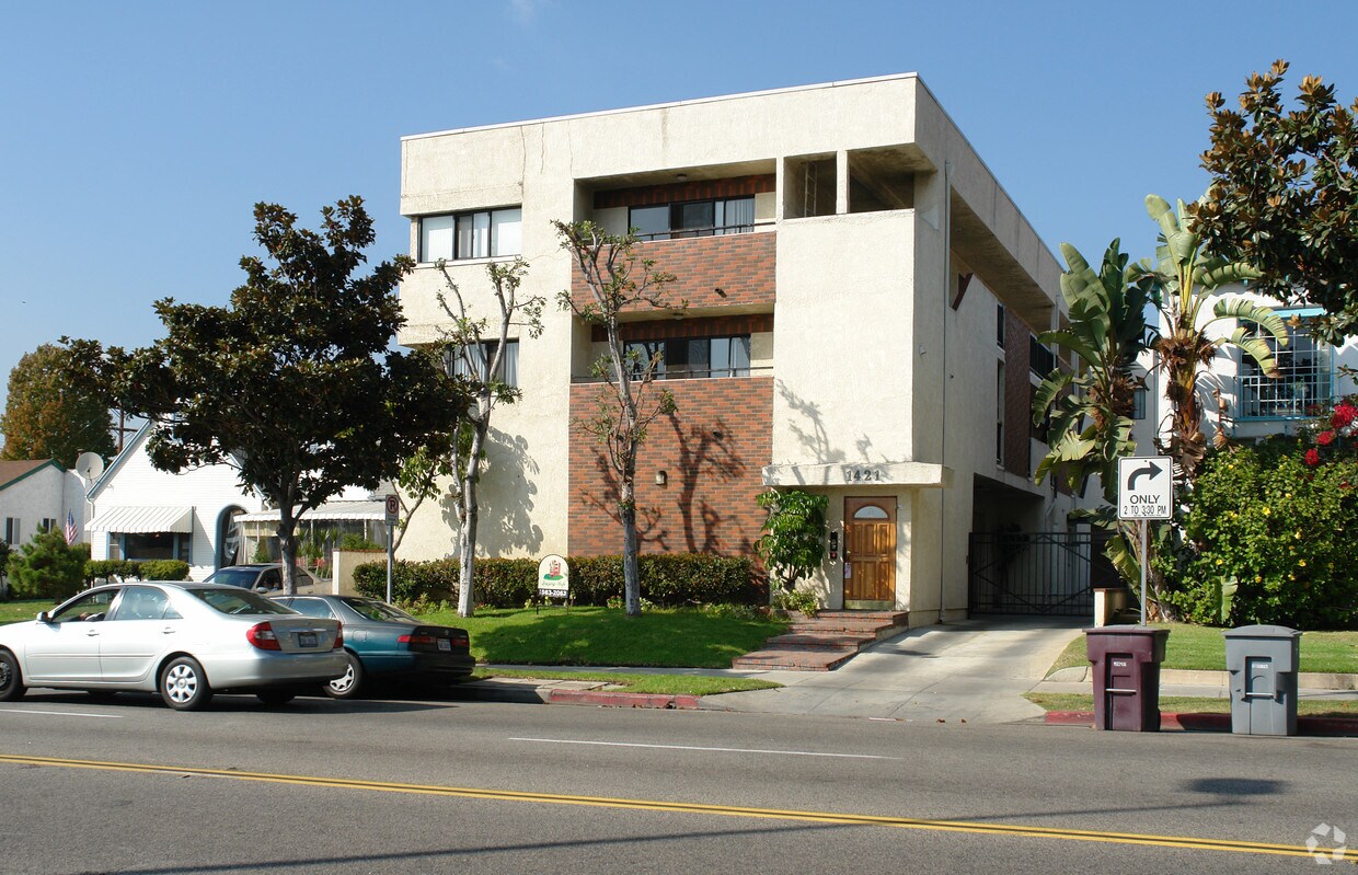 Primary Photo - 1421 E Broadway