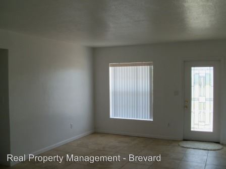 Building Photo - 1140 Daytona Dr NE