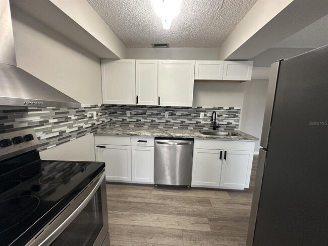 Foto del edificio - 1108 Country Club Ln