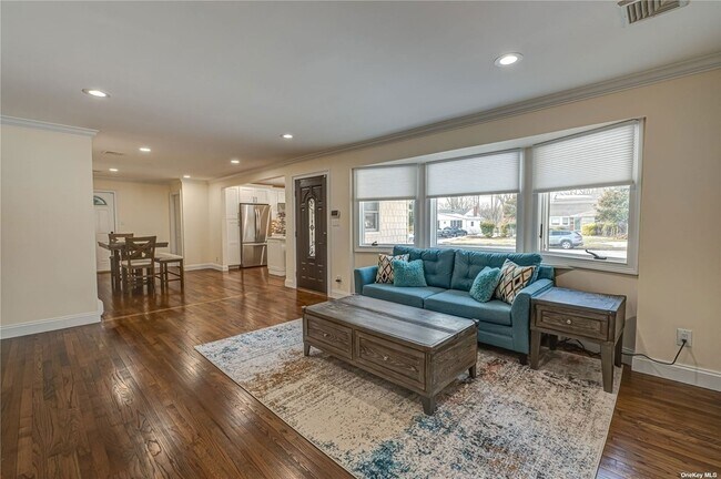 Building Photo - 35 Morewood Dr