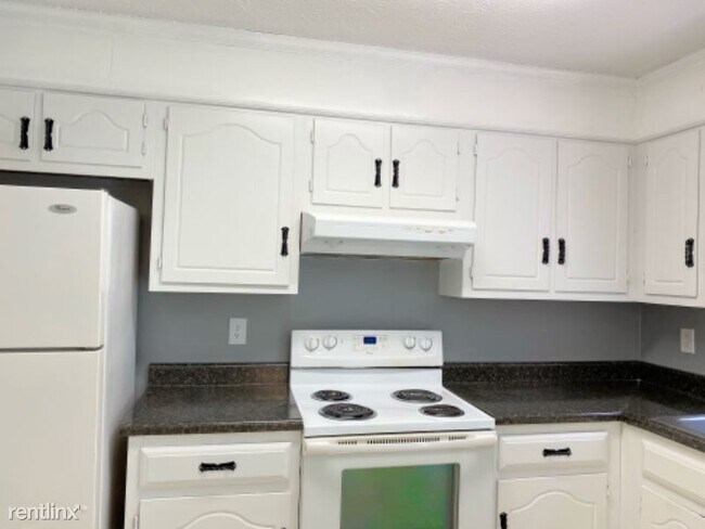 Building Photo - 218 Highland Park Dr