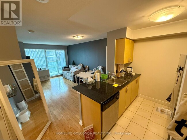 Building Photo - 31 Bales Ave