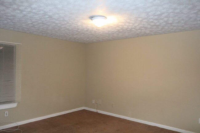 Building Photo - 3550 Panthersville Rd
