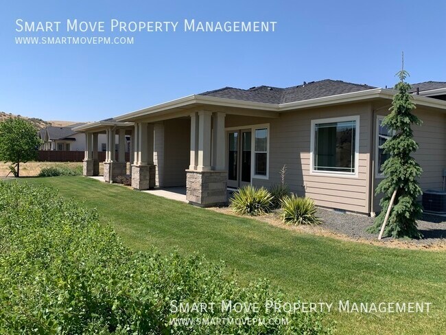 Building Photo - Hilltop Oasis. Luxury 3 bd + Office in Car...