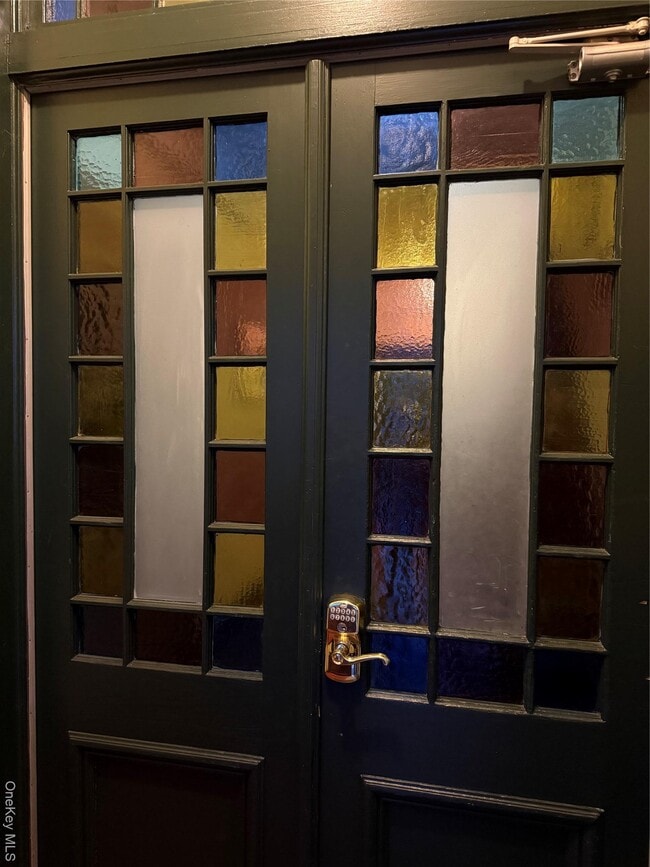 Building Photo - 64 Anstice St