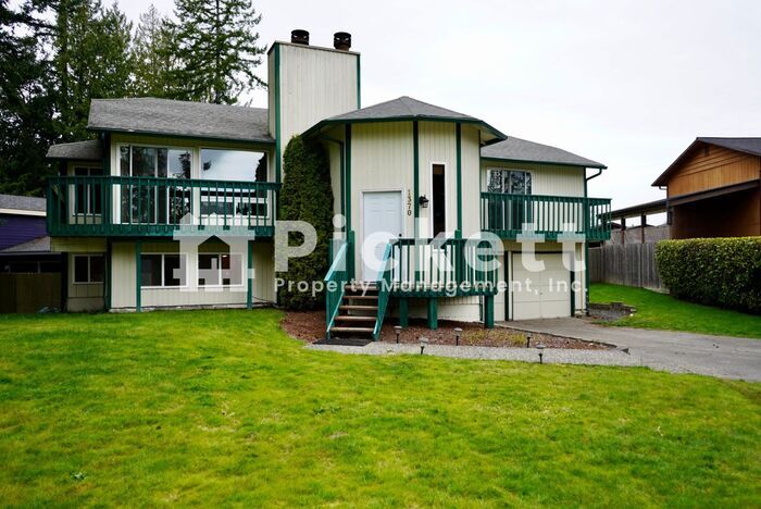 Foto principal - Large 3 Bedroom Home in Silverdale