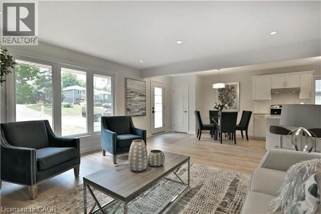 Photo du bâtiment - 318 Sanatorium Rd