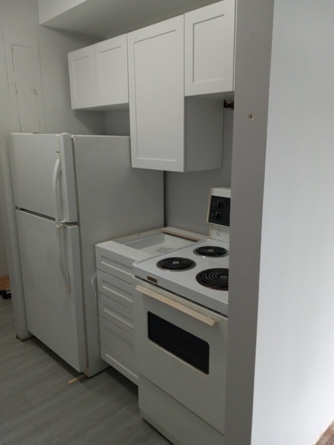 Building Photo - 24 James St W