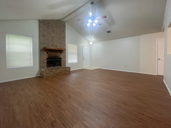 Building Photo - 1904 Ramada Dr