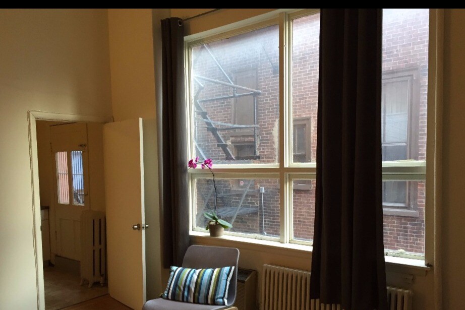 Primary Photo - 2116 Walnut St