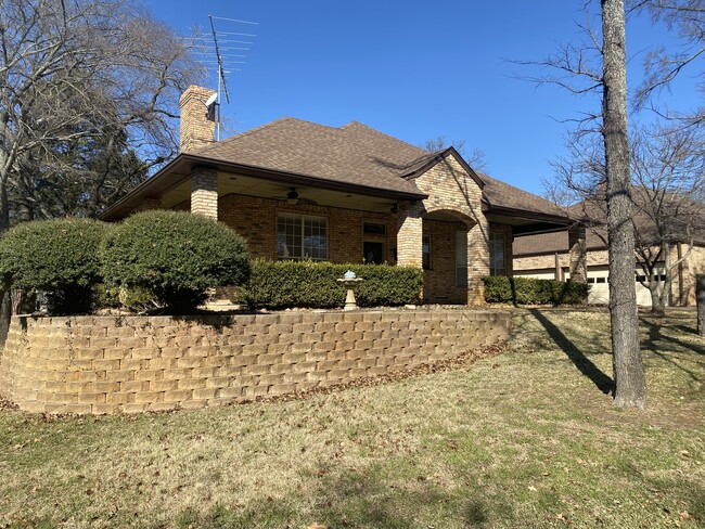 Foto del edificio - 148 Pinehurst Dr