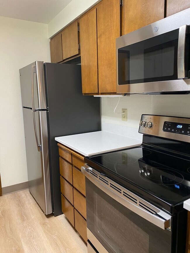 Building Photo - Wonderful 4 bedroom 2 bathroom home in Ore...