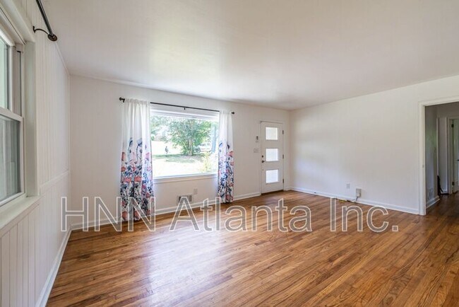 Foto del edificio - 3146 Bluebird Ln