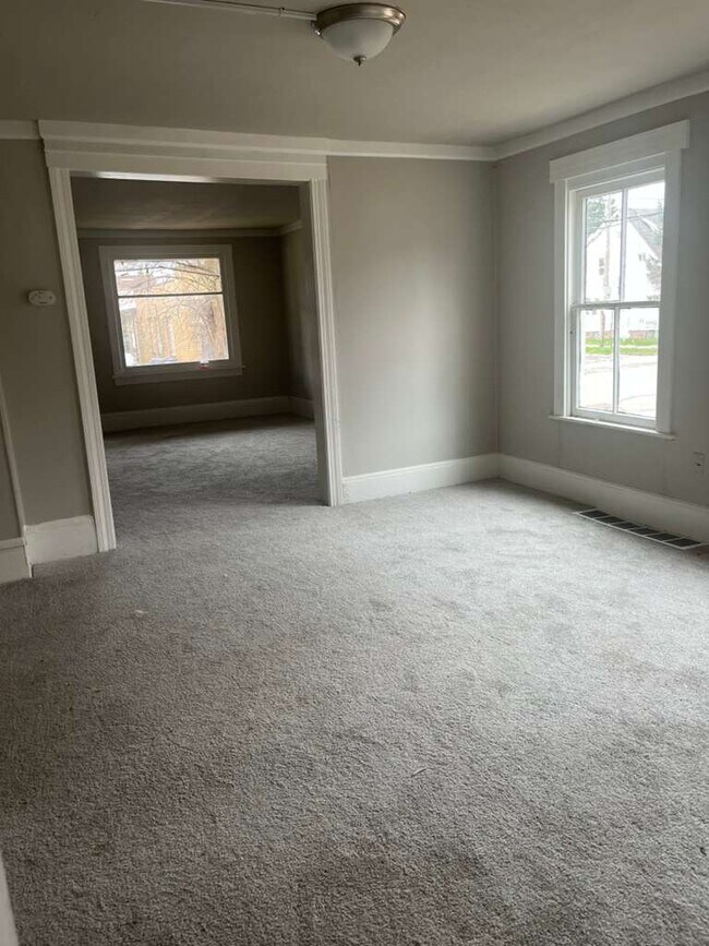 Foto del edificio - 3701 E 69