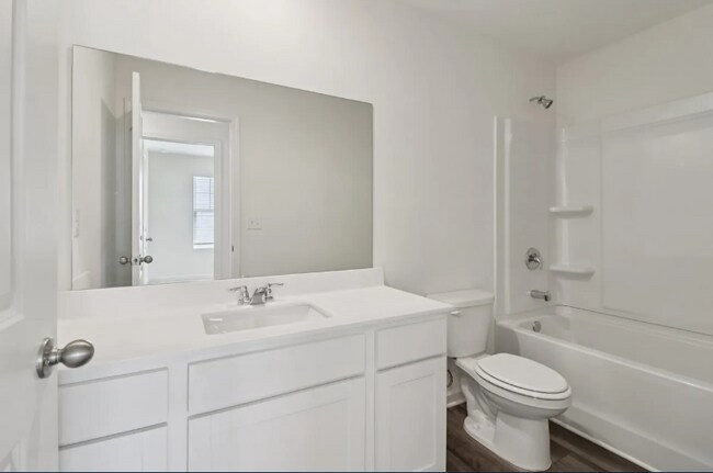 Foto del edificio - 300 Hynes Dr