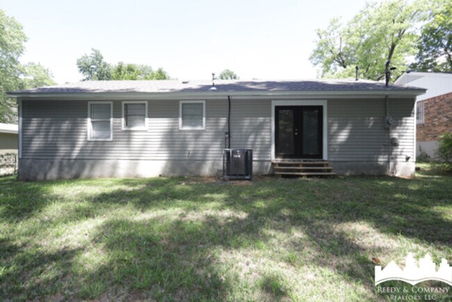 Building Photo - 4323 Mountain Terrace St