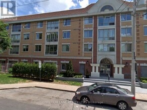 Building Photo - 211 Randolph Rd