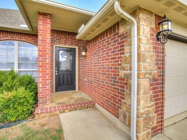 Foto del edificio - Updated Home + Montague Neighborhood + 3 b...