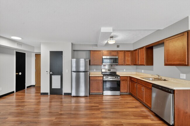 Foto del edificio - Commodore Place Apartments