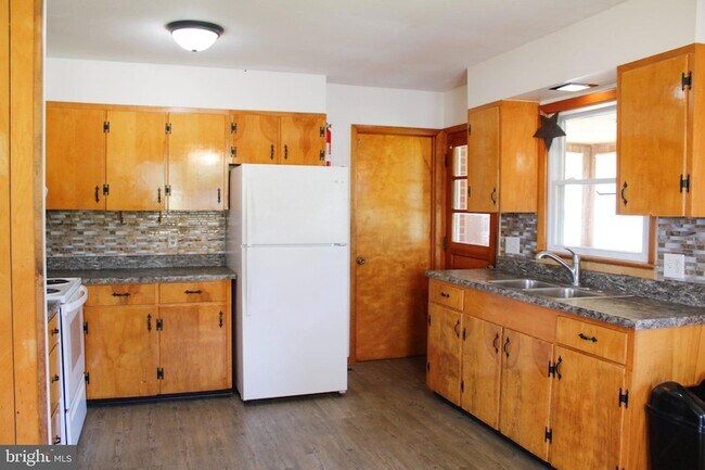 Foto del edificio - 481 Riffey Ln