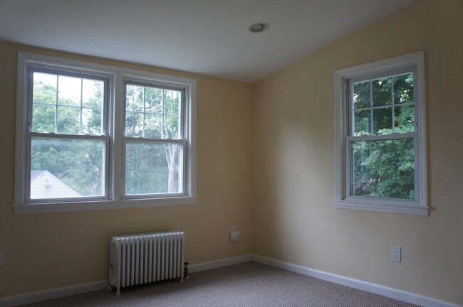 Bedroom 3 - 6255 Main St