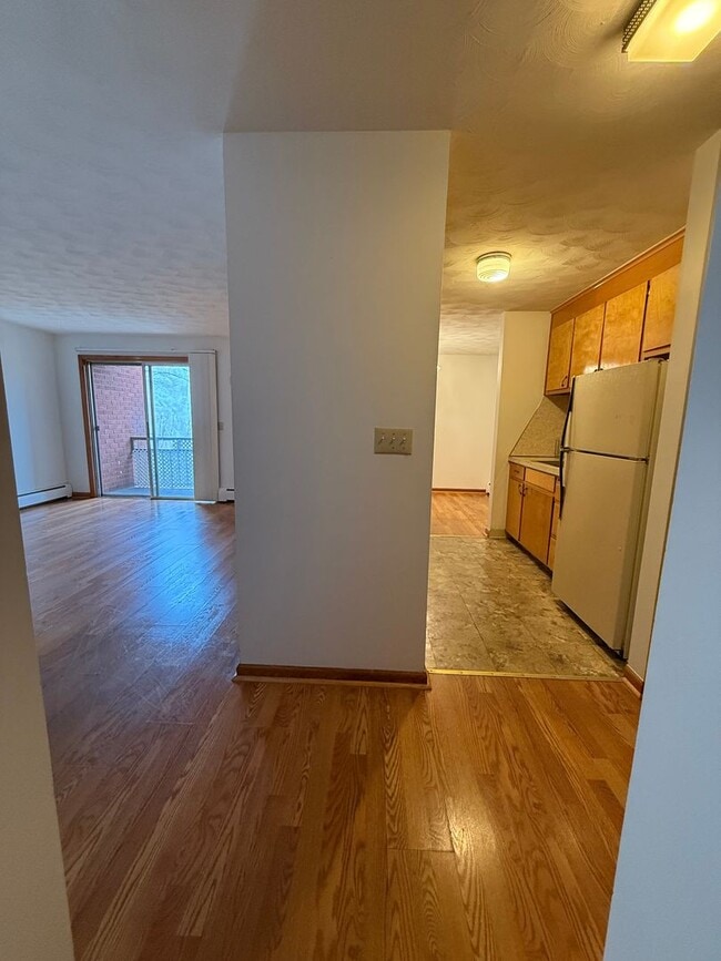 Photo - 490 Burritt St Apartment