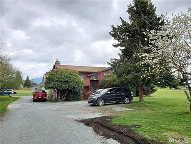 Foto del edificio - Large Burlington Home