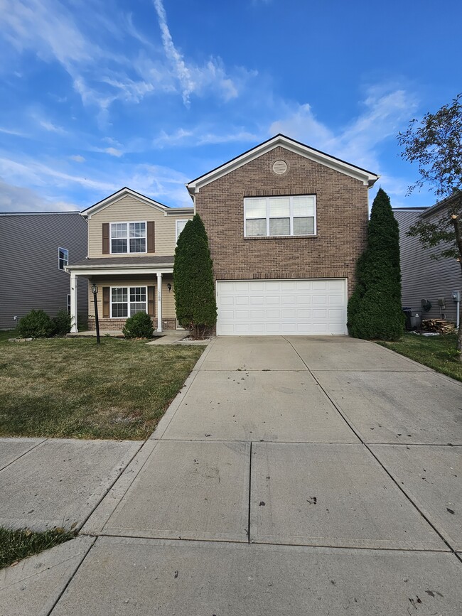 Building Photo - 15088 Royal Grove Dr