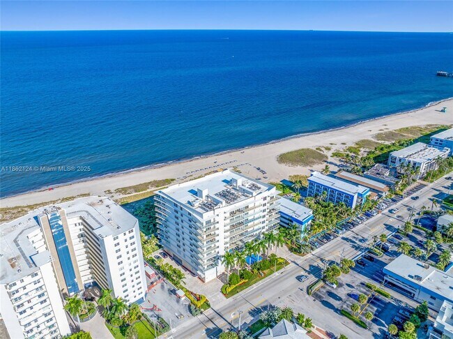 Building Photo - 704 N Ocean Blvd