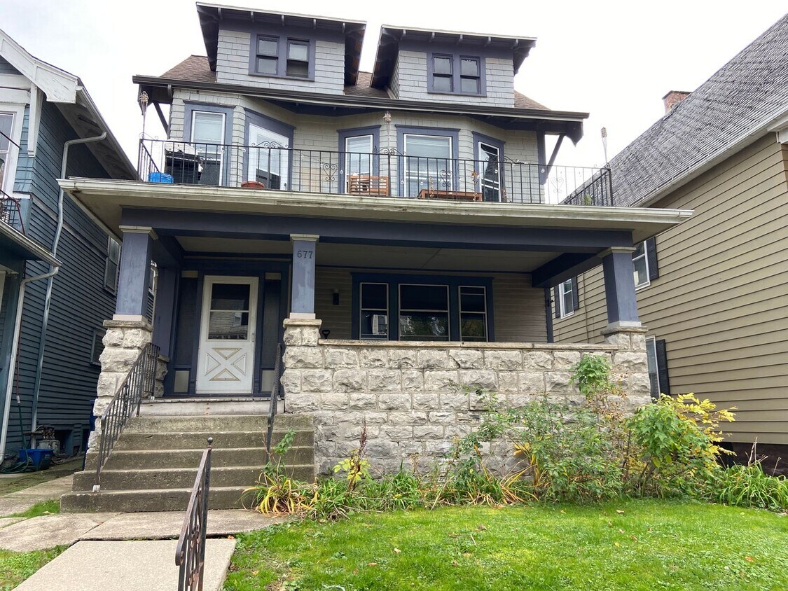 Primary Photo - 677 West Delavan