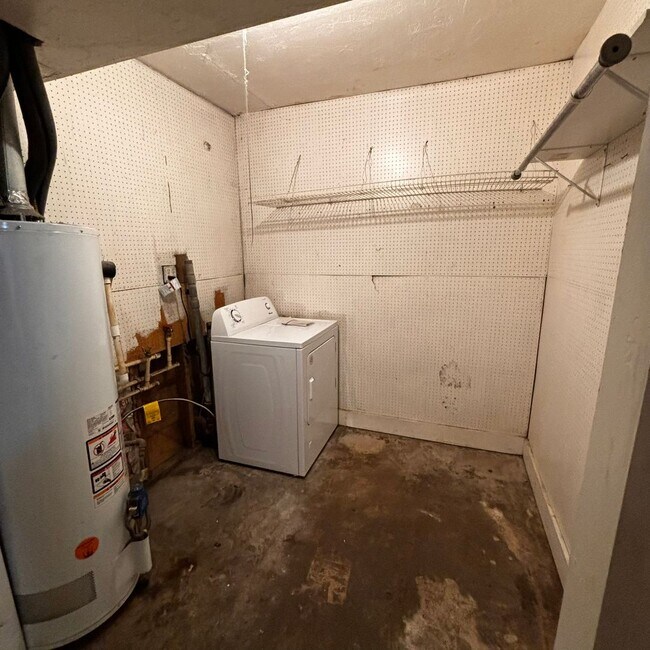 Foto del edificio - 4 Bedroom House in Hudson Park