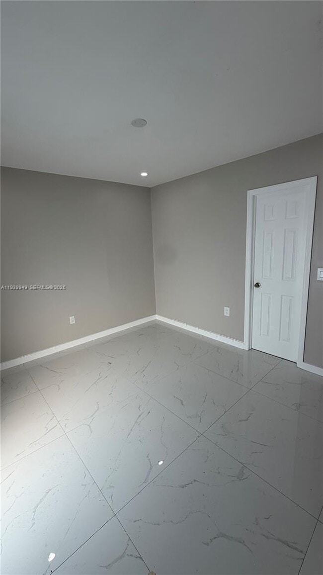 Foto del edificio - 11031 SW 3rd St