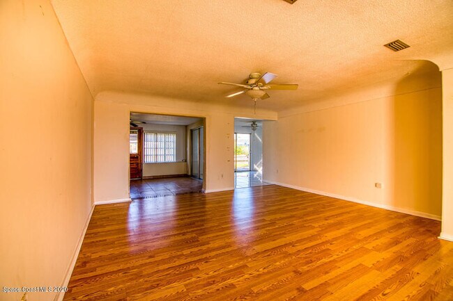 Building Photo - 1600 Sea Shell Dr