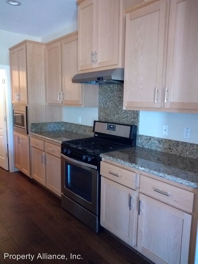 Building Photo - 2 br, 2 bath House - 3531 Eskaton Drive