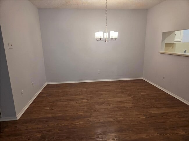 Building Photo - 8111 Baywood Dr