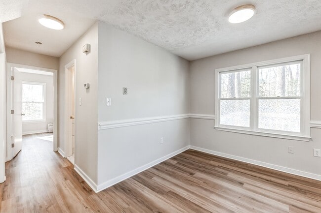 Building Photo - Newly remodeled 4/2 in Deer Run