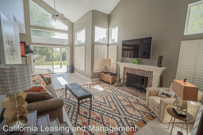 Building Photo - 3 br, 2.5 bath House - 24518 Windsor Drive #A