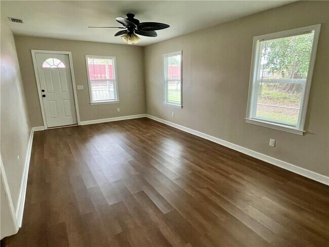 Foto del edificio - 4202 Whitlock St