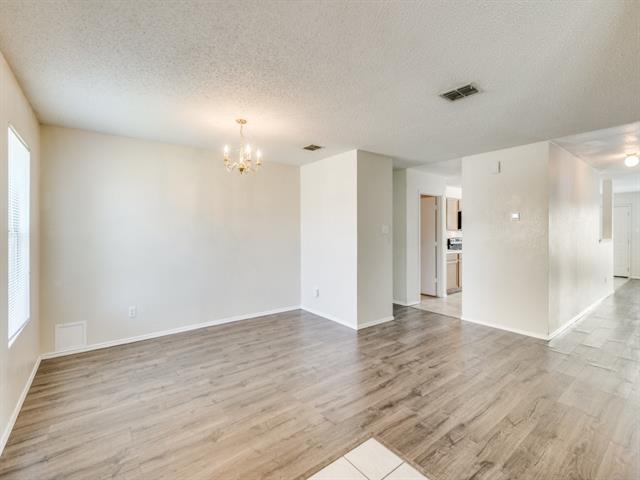 Building Photo - 1412 Bumble Bee Dr