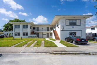 Building Photo - 460 NE 82nd Terrace