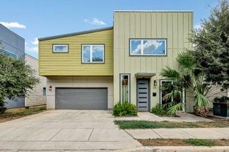 Building Photo - 226 Rainbow Dr