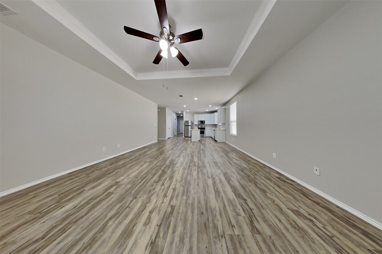 Foto principal - 4295 Roaring Timber Dr